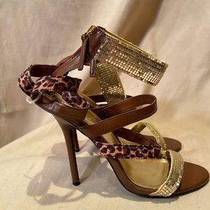 Women’s heels size 8